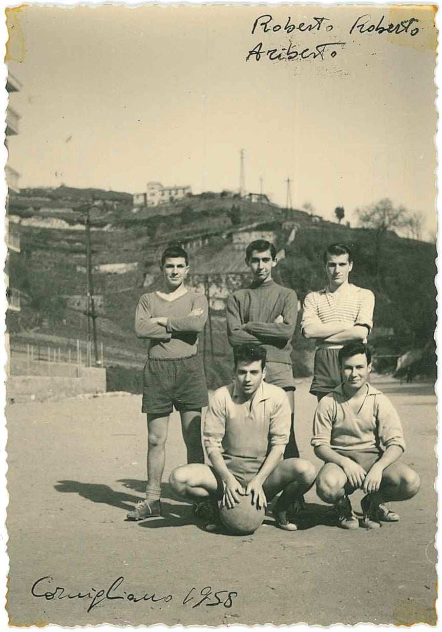 Giulietto con amici dopo una partita di calcio - Cornigliano, 1958