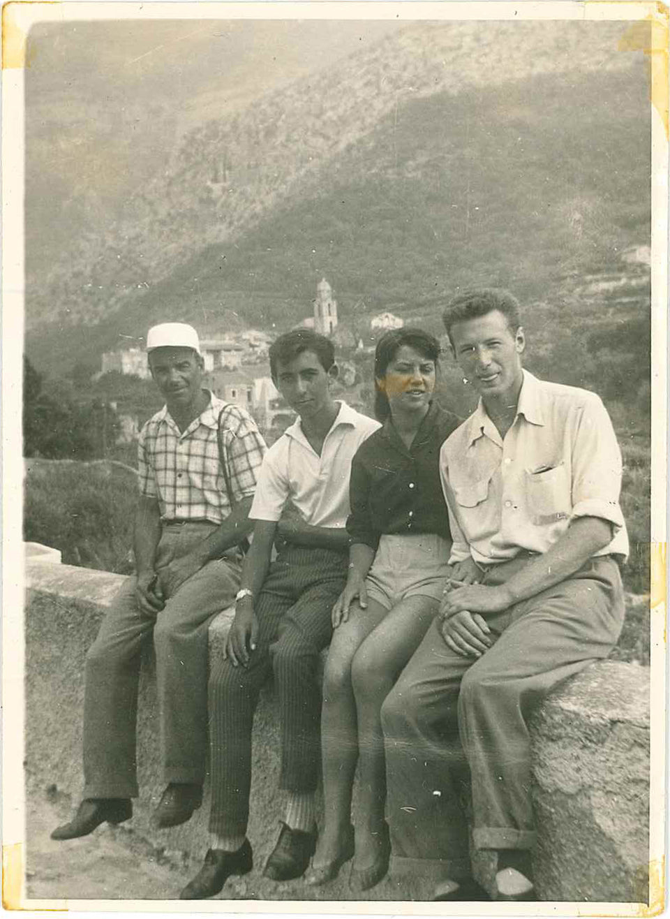 Giulietto con amici - Genova, anni '60