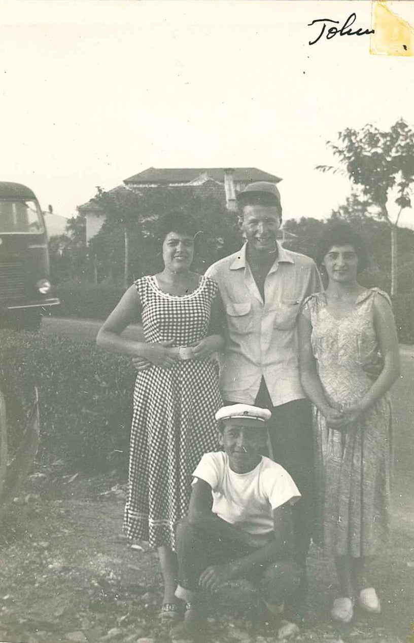 Giulietto con amici - Anni '60