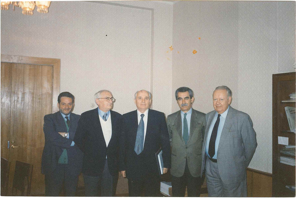 Alla destra di Giulietto, Zagladin. Poi, Michail Gorbachev e Camillo Bassi - Mosca, fine anni '80